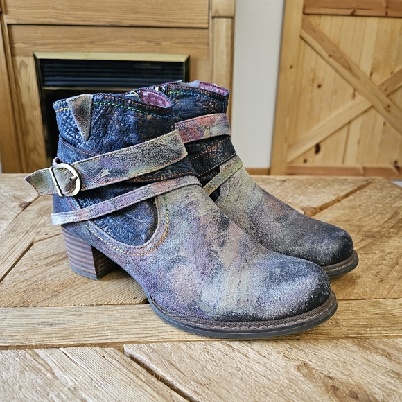 Spring Step Shoes - Spring Step LArtiste Hand Painted Suede Ankle Boot Women's size 40= US size 9